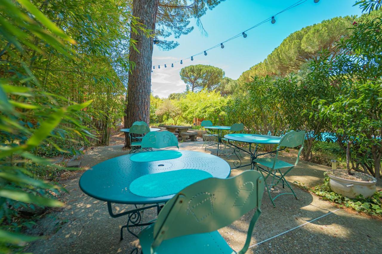 Bed and Breakfast La Bastide Des Pins Кастийон-дю-Гар Экстерьер фото