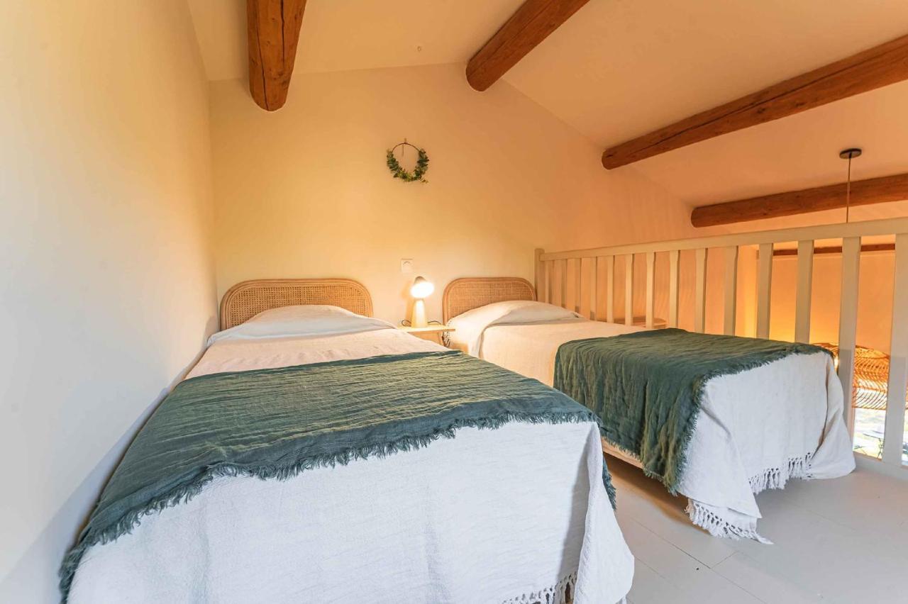 Bed and Breakfast La Bastide Des Pins Кастийон-дю-Гар Экстерьер фото