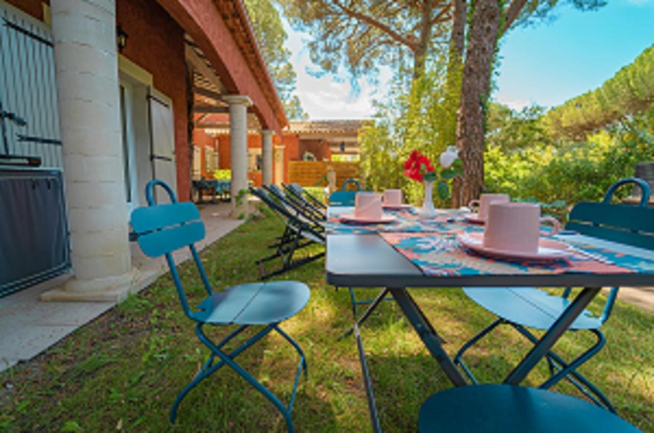 Bed and Breakfast La Bastide Des Pins Кастийон-дю-Гар Экстерьер фото