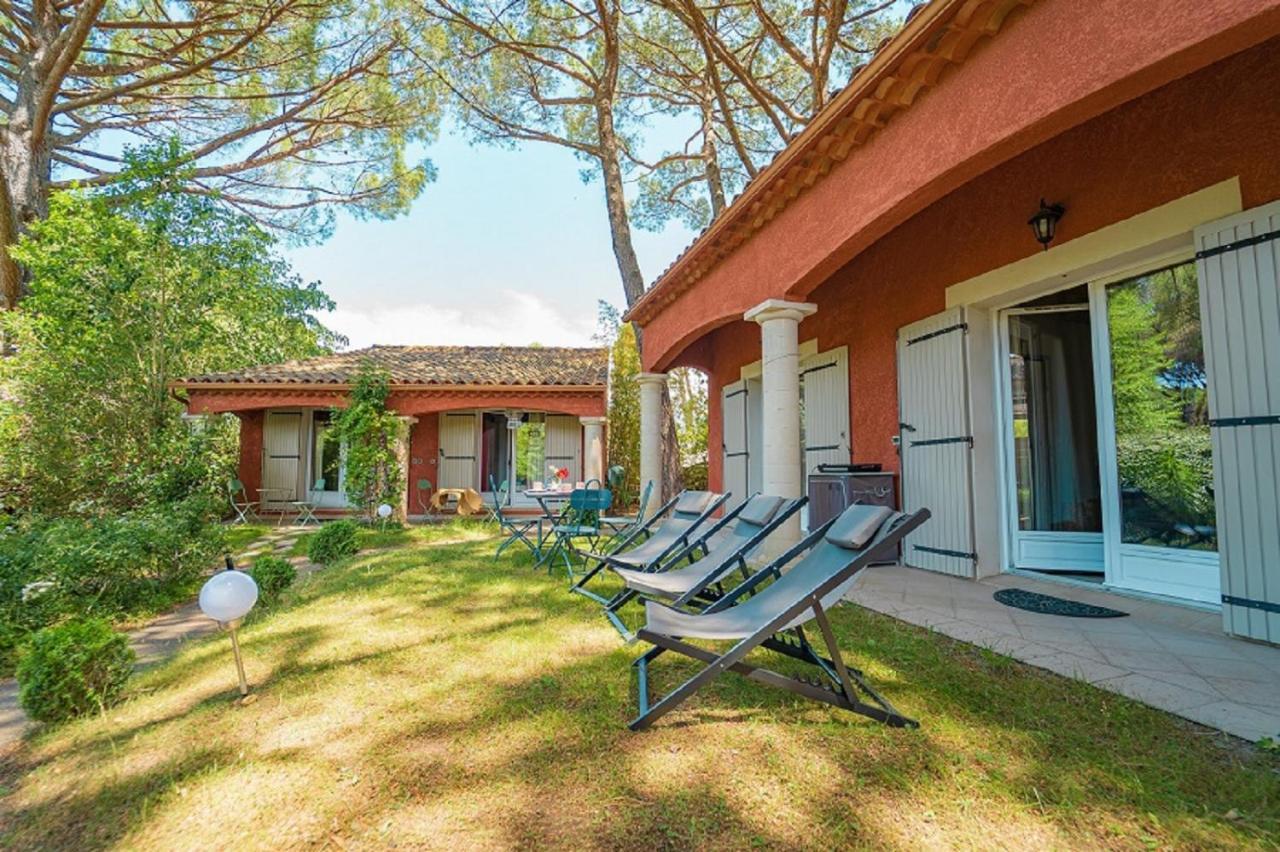 Bed and Breakfast La Bastide Des Pins Кастийон-дю-Гар Экстерьер фото