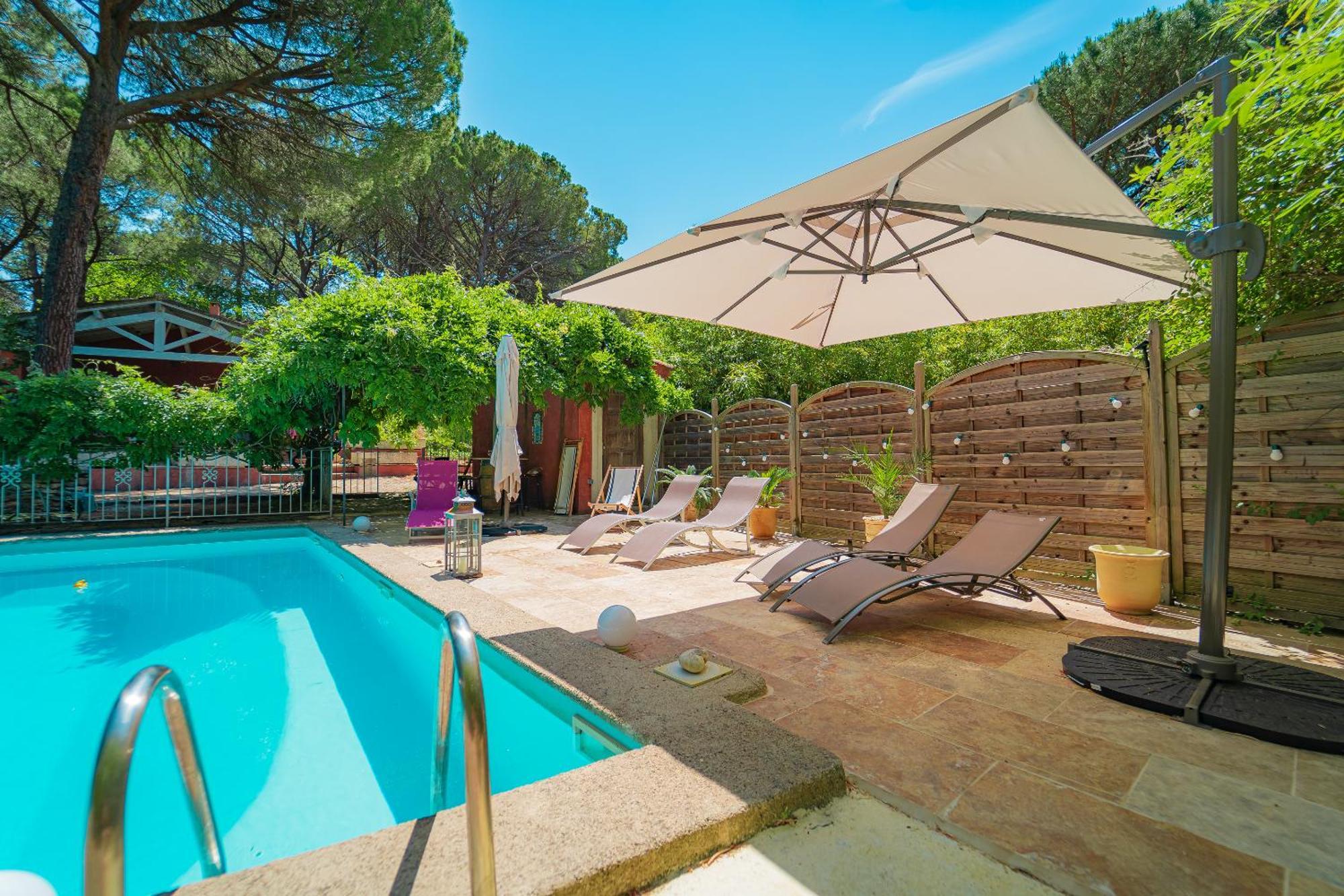 Bed and Breakfast La Bastide Des Pins Кастийон-дю-Гар Экстерьер фото