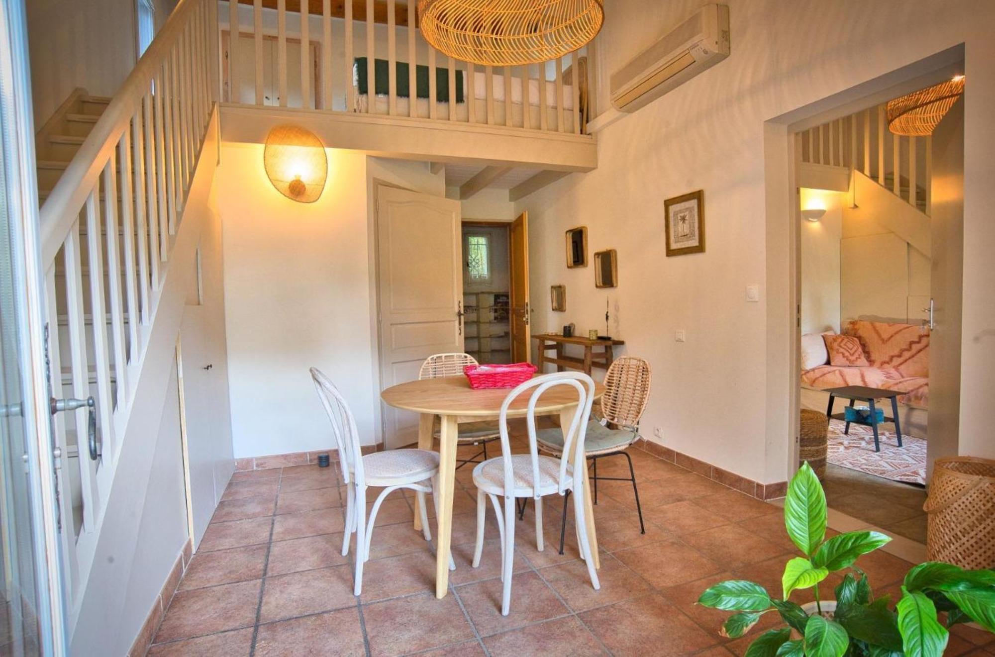 Bed and Breakfast La Bastide Des Pins Кастийон-дю-Гар Экстерьер фото