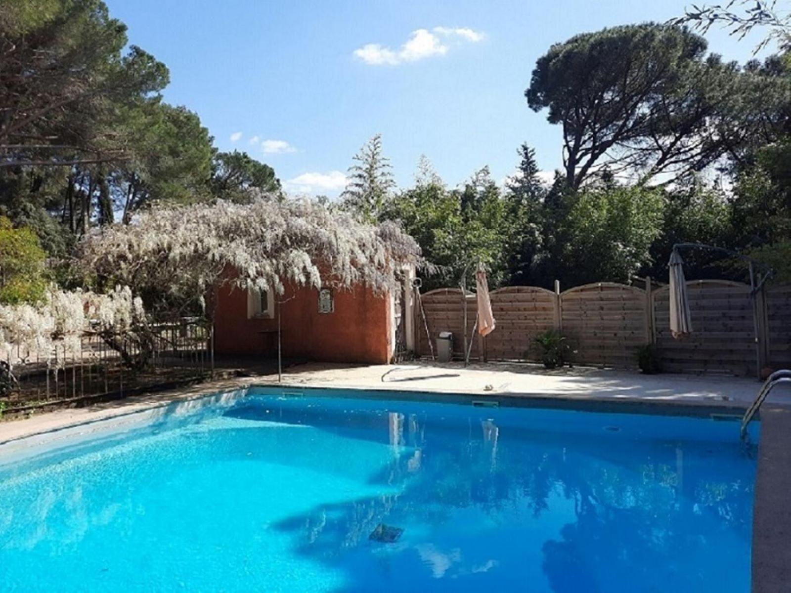 Bed and Breakfast La Bastide Des Pins Кастийон-дю-Гар Экстерьер фото